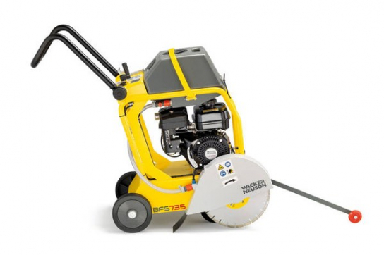 Нарезчик швов бензиновый Wacker Neuson BFS 735 A по выгодной цене в Твери. Надежное качество и лучшие условия ждут вас.